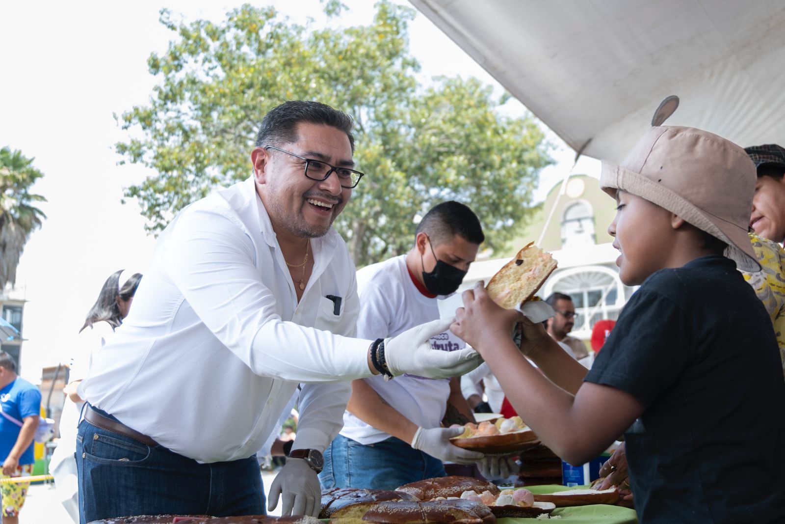 Zacatelco busca romper nuevamente récord con el pan con helado más largo